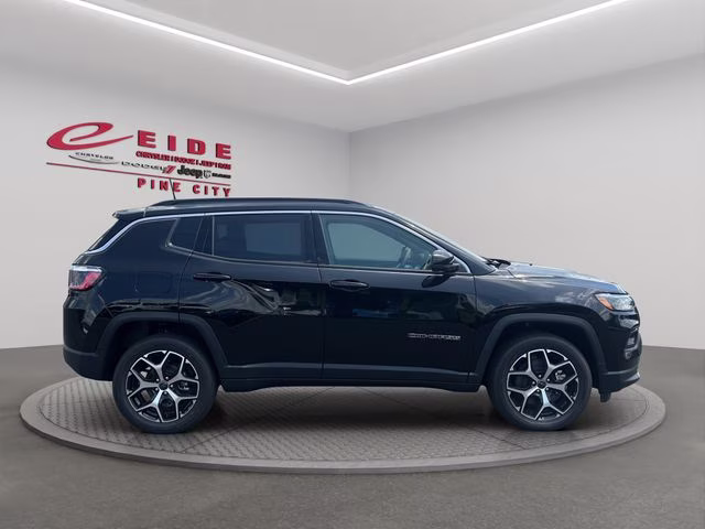 2026 Diamond Black Crystal Pearlcoat Jeep Compass Limited 4X4 SUV