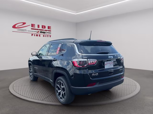 2026 Diamond Black Crystal Pearlcoat Jeep Compass Limited 4X4 SUV