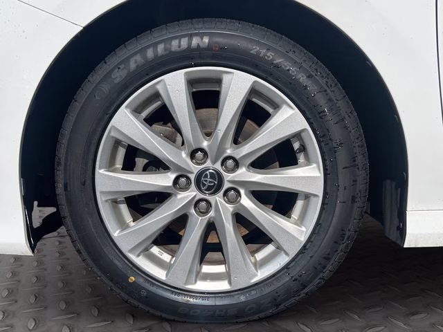 2020 Super White Toyota Camry LE FWD Sedan