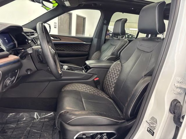 2023 Bright White Clearcoat Jeep Grand Cherokee Summit 4xe 4X4 SUV