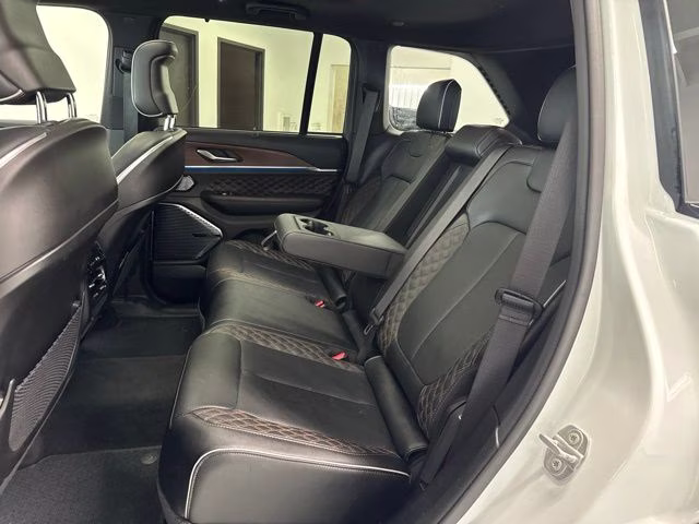 2023 Bright White Clearcoat Jeep Grand Cherokee Summit 4xe 4X4 SUV