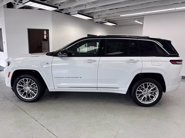 2023 Bright White Clearcoat Jeep Grand Cherokee Summit 4xe 4X4 SUV