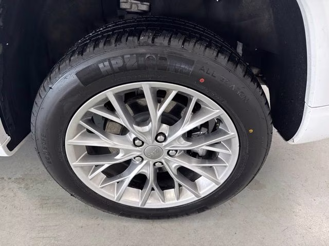 2023 Bright White Clearcoat Jeep Grand Cherokee Summit 4xe 4X4 SUV