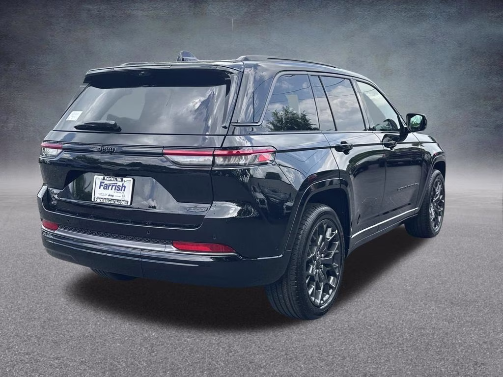 2026 Diamond Black Crystal Pearlcoat Jeep Grand Cherokee Summit 4X4 SUV