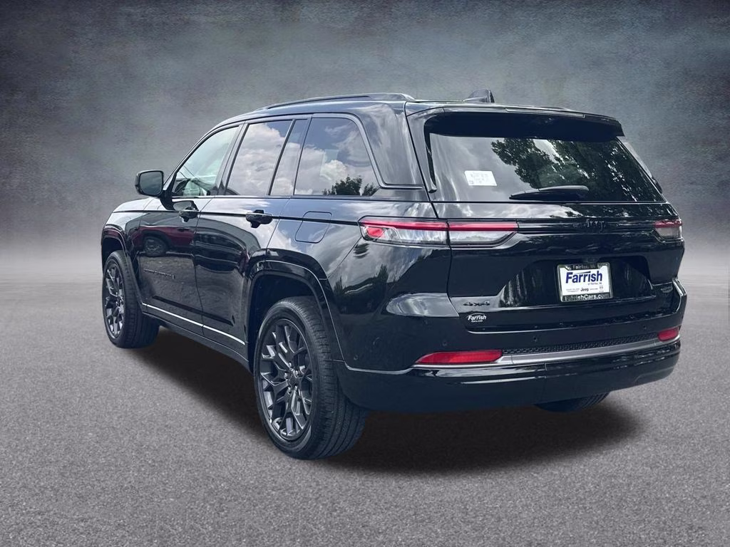 2026 Diamond Black Crystal Pearlcoat Jeep Grand Cherokee Summit 4X4 SUV
