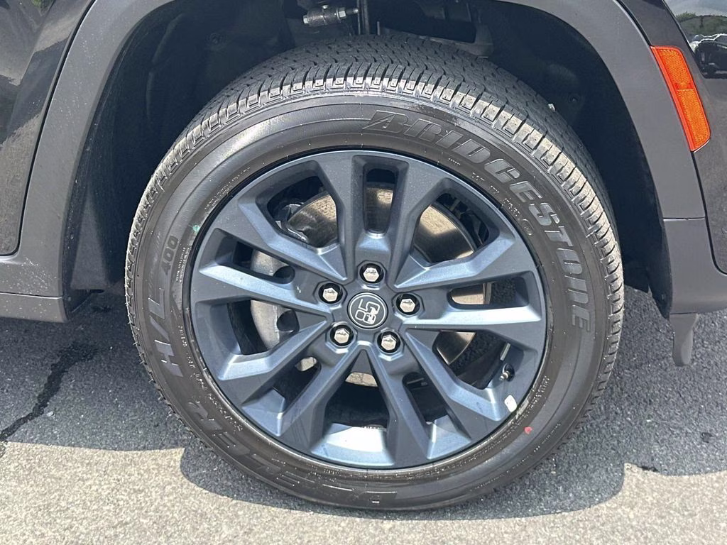 2026 Diamond Black Crystal Pearlcoat Jeep Grand Cherokee L Limited 4X4 SUV