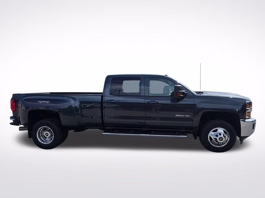 2017 Graphite Metallic Chevrolet Silverado 3500HD LT 4X4 Truck