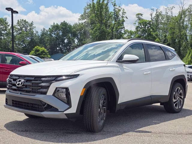 2026 White Pearl Hyundai Tucson SEL Plus AWD SUV