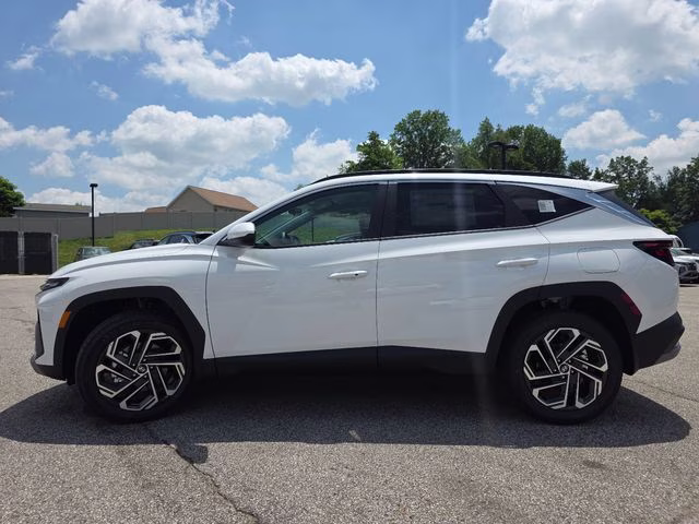 2026 White Pearl Hyundai Tucson SEL Plus AWD SUV