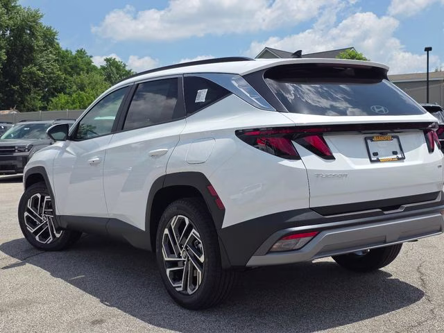 2026 White Pearl Hyundai Tucson SEL Plus AWD SUV