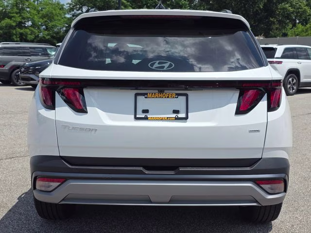 2026 White Pearl Hyundai Tucson SEL Plus AWD SUV