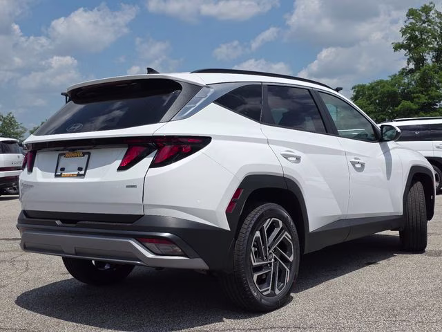 2026 White Pearl Hyundai Tucson SEL Plus AWD SUV