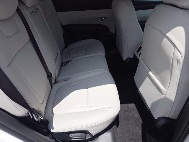 2026 White Pearl Hyundai Tucson SEL Plus AWD SUV