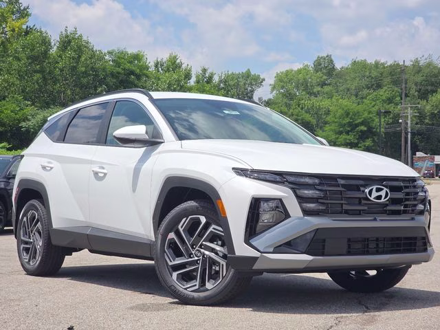 2026 White Pearl Hyundai Tucson SEL Plus AWD SUV