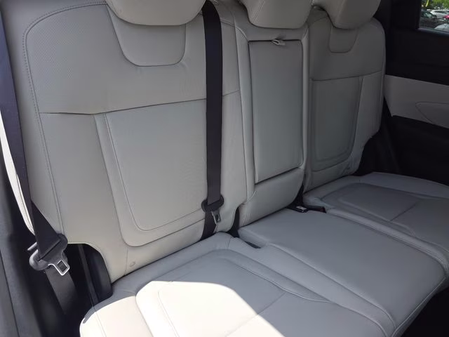 2026 White Pearl Hyundai Tucson SEL Plus AWD SUV
