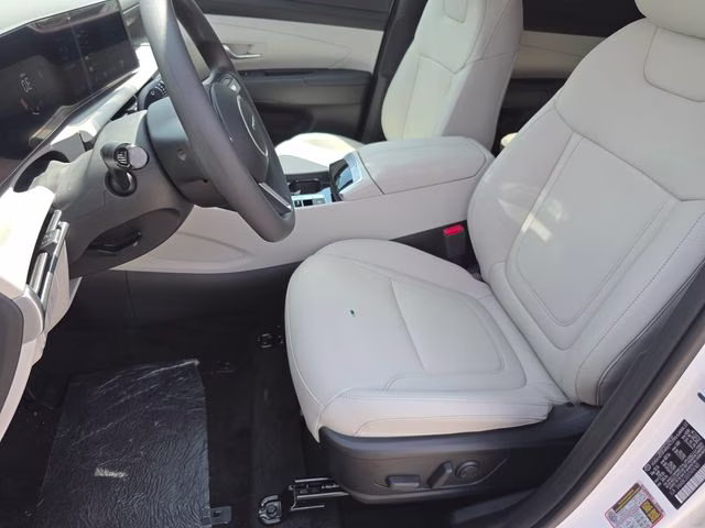 2026 White Pearl Hyundai Tucson SEL Plus AWD SUV