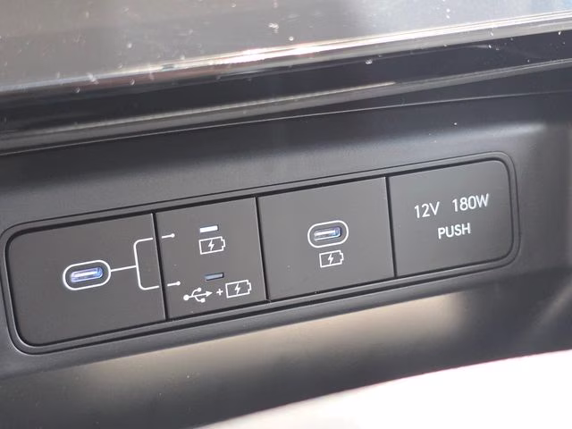 2026 White Pearl Hyundai Tucson SEL Plus AWD SUV