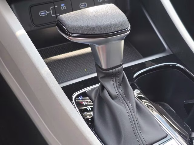 2026 White Pearl Hyundai Tucson SEL Plus AWD SUV