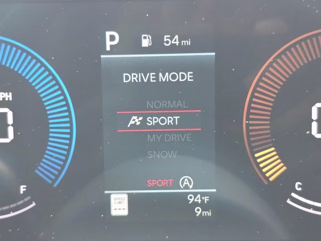 2026 White Pearl Hyundai Tucson SEL Plus AWD SUV