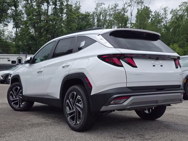 2026 White Pearl Hyundai Tucson SEL Plus AWD SUV
