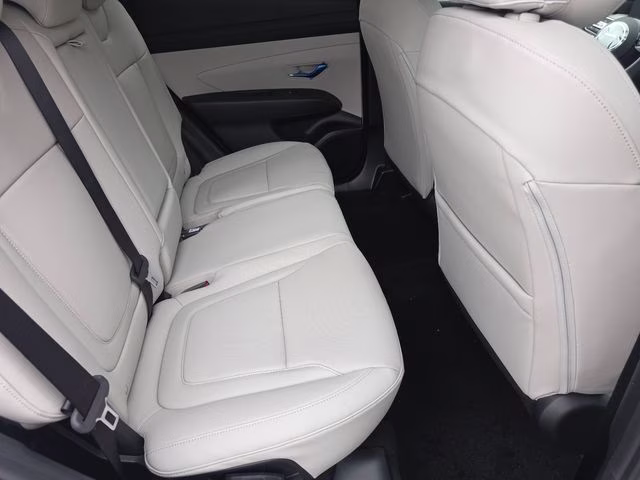 2026 White Pearl Hyundai Tucson SEL Plus AWD SUV