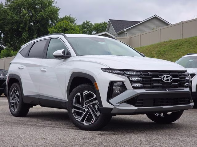 2026 White Pearl Hyundai Tucson SEL Plus AWD SUV