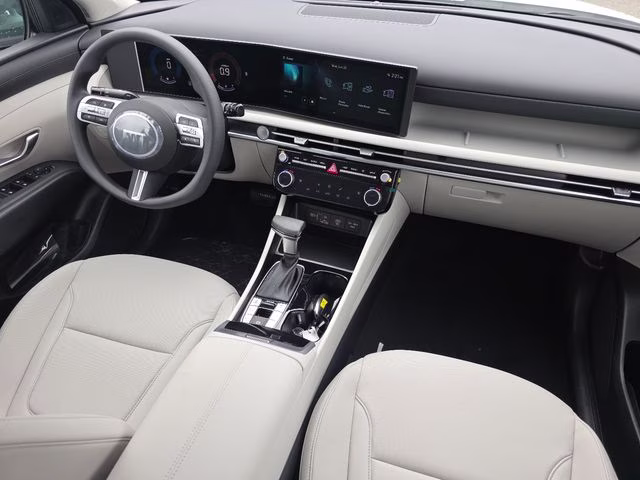 2026 White Pearl Hyundai Tucson SEL Plus AWD SUV