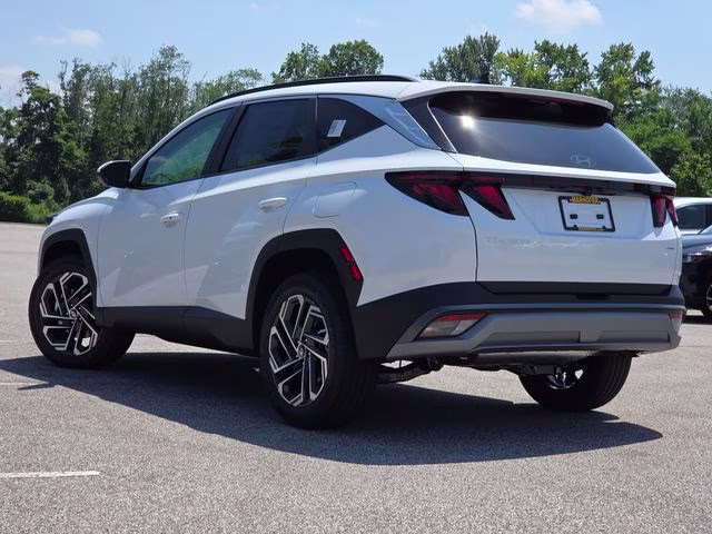 2026 White Pearl Hyundai Tucson SEL Plus AWD SUV