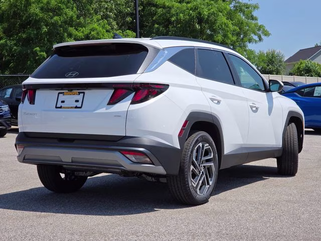2026 White Pearl Hyundai Tucson SEL Plus AWD SUV
