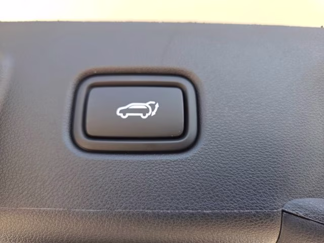 2026 White Pearl Hyundai Tucson SEL Plus AWD SUV
