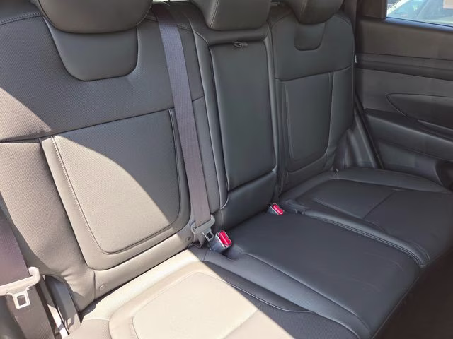 2026 White Pearl Hyundai Tucson SEL Plus AWD SUV