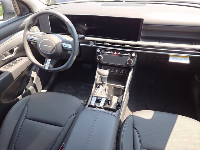 2026 White Pearl Hyundai Tucson SEL Plus AWD SUV