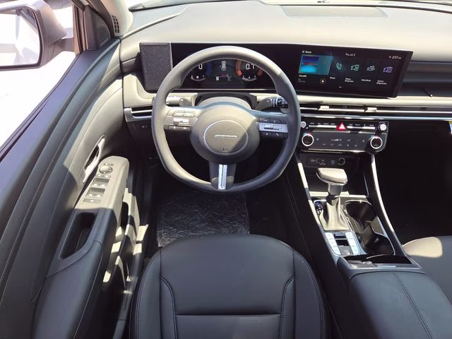 2026 White Pearl Hyundai Tucson SEL Plus AWD SUV