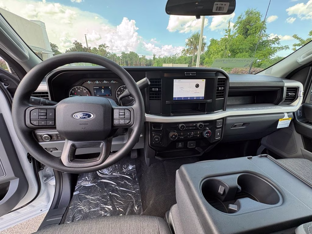 2026 Oxford White Ford Super Duty F-250 SRW XL 4X4 Truck