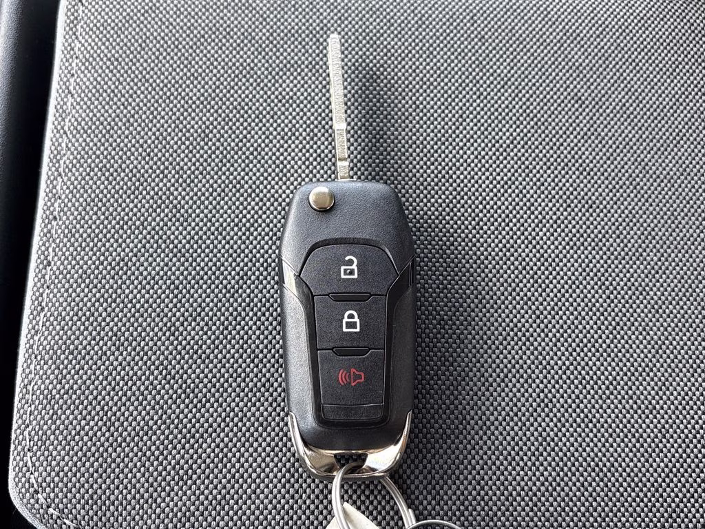 2026 Oxford White Ford Super Duty F-250 SRW XL 4X4 Truck
