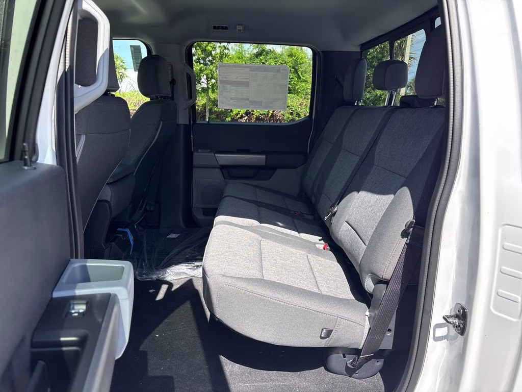 2026 Oxford White Ford Super Duty F-250 SRW XL 4X4 Truck