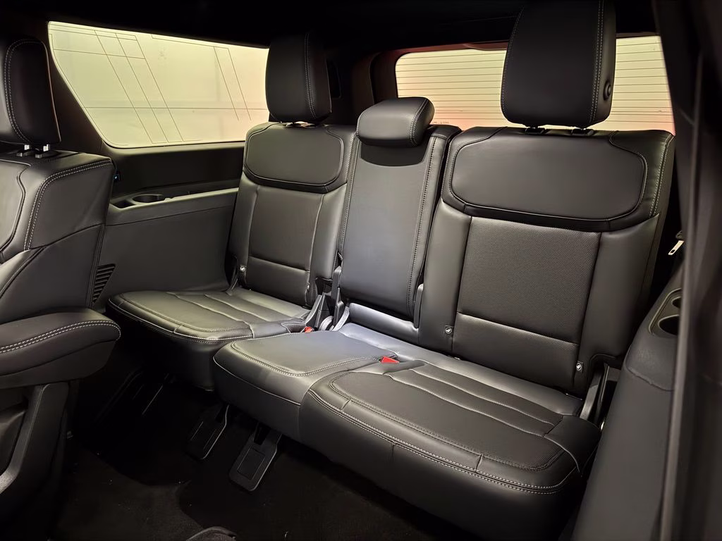 2026 Glacier Gray Metallic Tri-Coat Ford Expedition Max Platinum 4X4 SUV