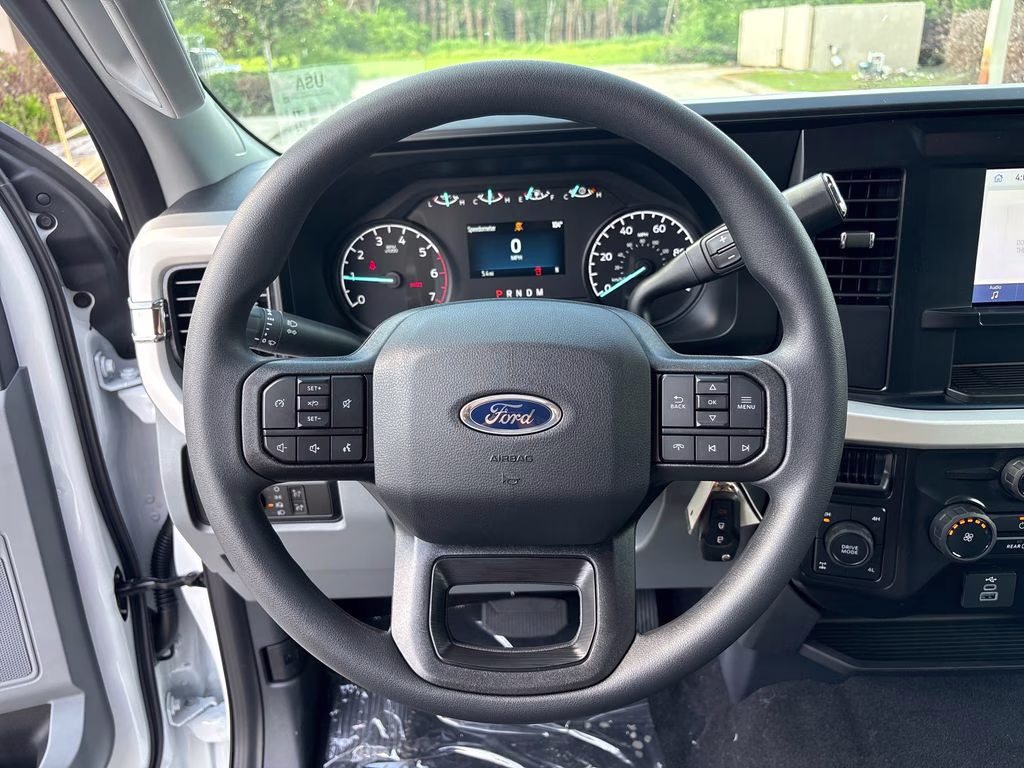 2026 Oxford White Ford Super Duty F-250 SRW XL 4X4 Truck