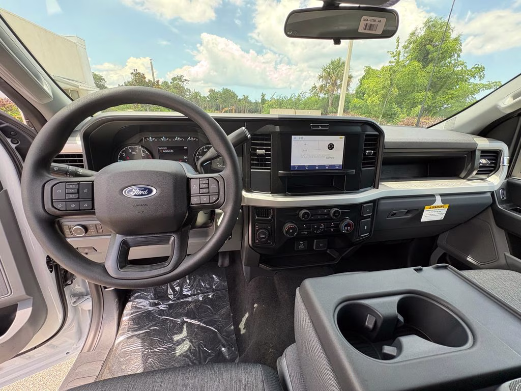 2026 Oxford White Ford Super Duty F-250 SRW XL 4X4 Truck