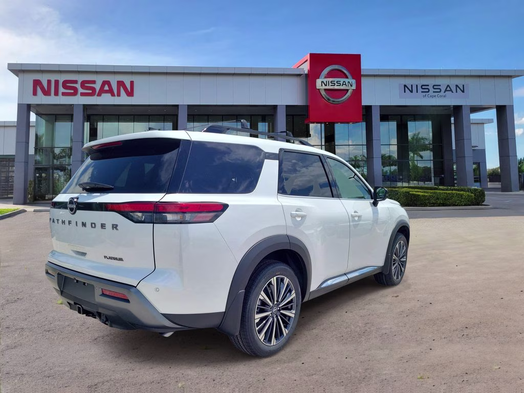 2026 Everest White Pearl Tricoat Nissan Pathfinder Platinum FWD SUV