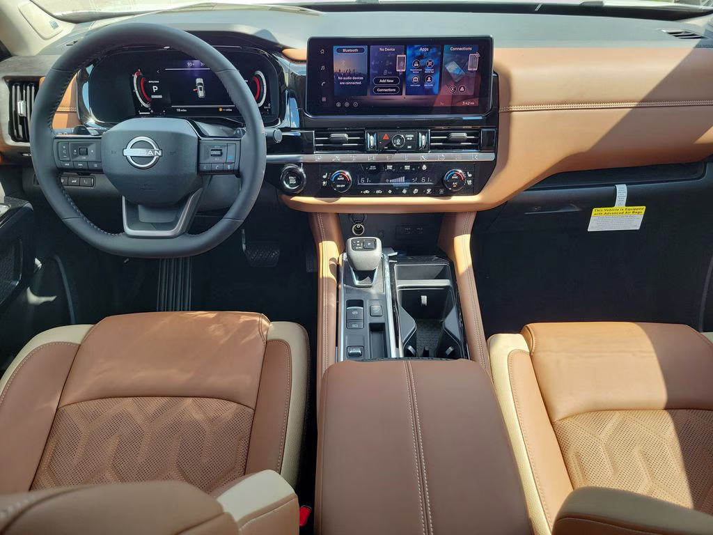 2026 Everest White Pearl Tricoat Nissan Pathfinder Platinum FWD SUV