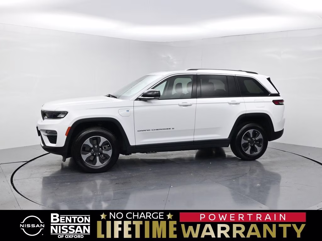 2024 Bright White Clearcoat Jeep Grand Cherokee 4xe 4X4 SUV
