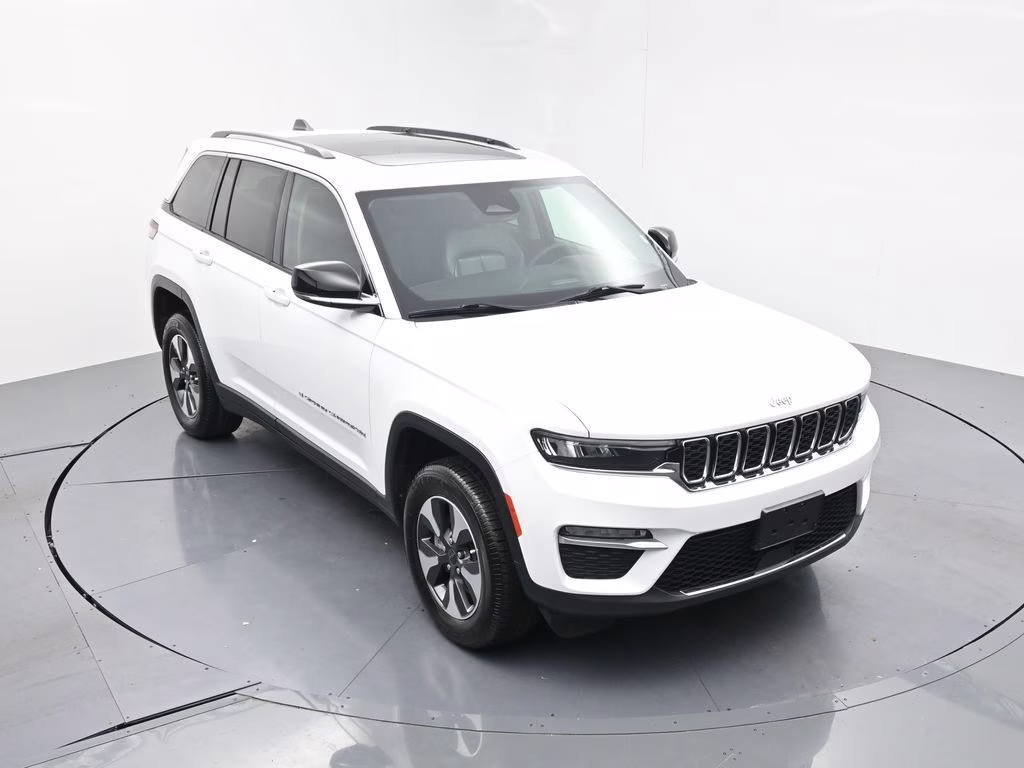 2024 Bright White Clearcoat Jeep Grand Cherokee 4xe 4X4 SUV