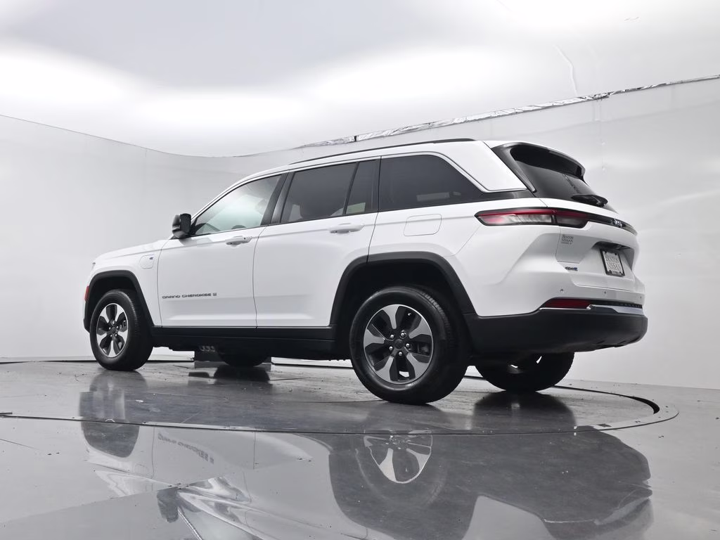2024 Bright White Clearcoat Jeep Grand Cherokee 4xe 4X4 SUV