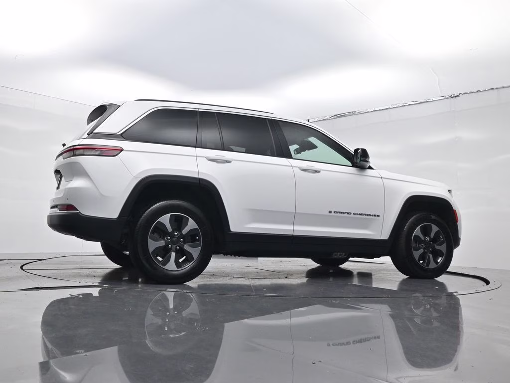 2024 Bright White Clearcoat Jeep Grand Cherokee 4xe 4X4 SUV