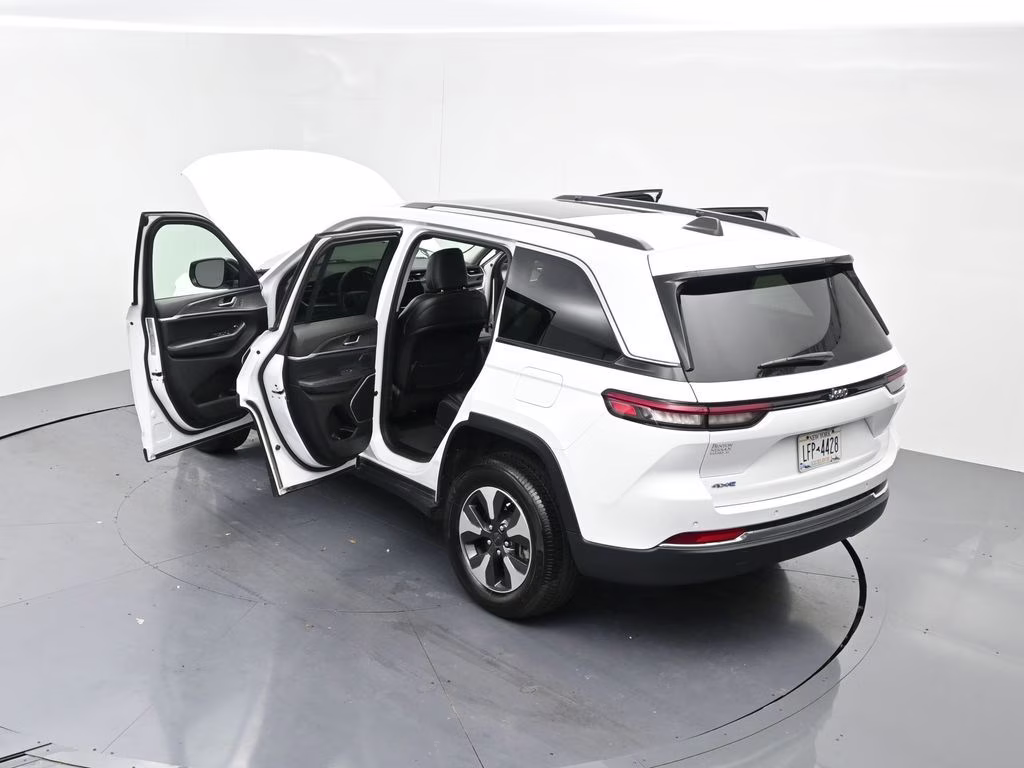 2024 Bright White Clearcoat Jeep Grand Cherokee 4xe 4X4 SUV