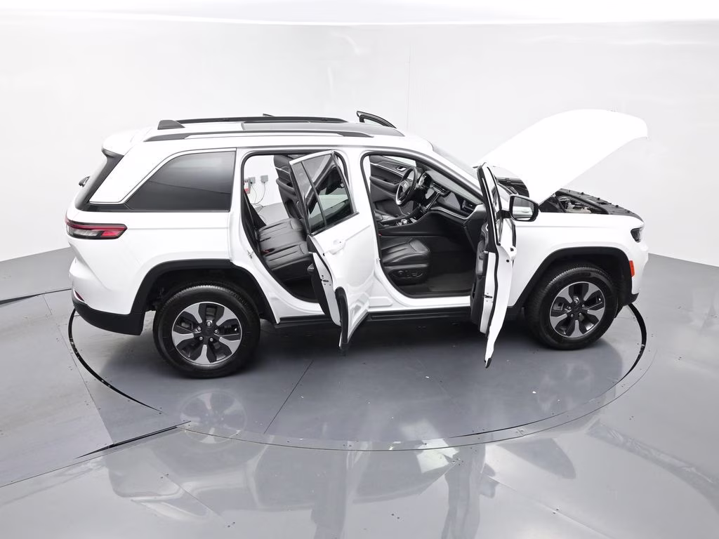 2024 Bright White Clearcoat Jeep Grand Cherokee 4xe 4X4 SUV