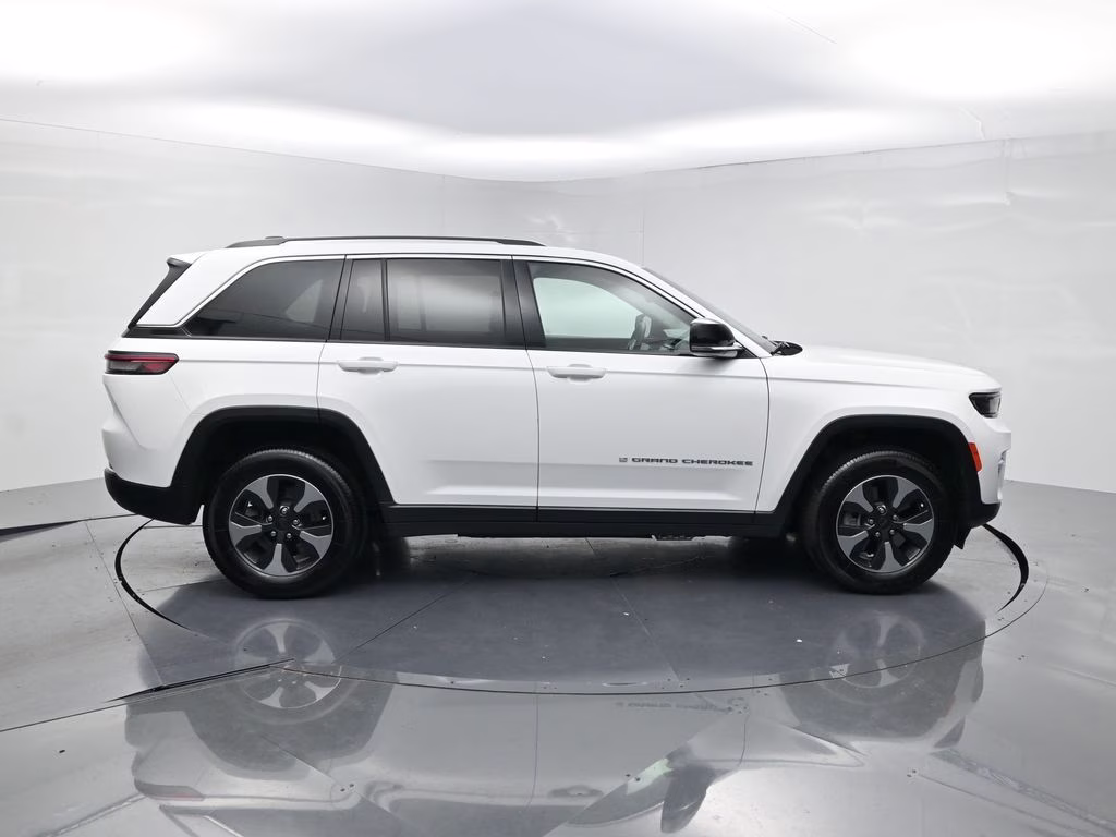 2024 Bright White Clearcoat Jeep Grand Cherokee 4xe 4X4 SUV