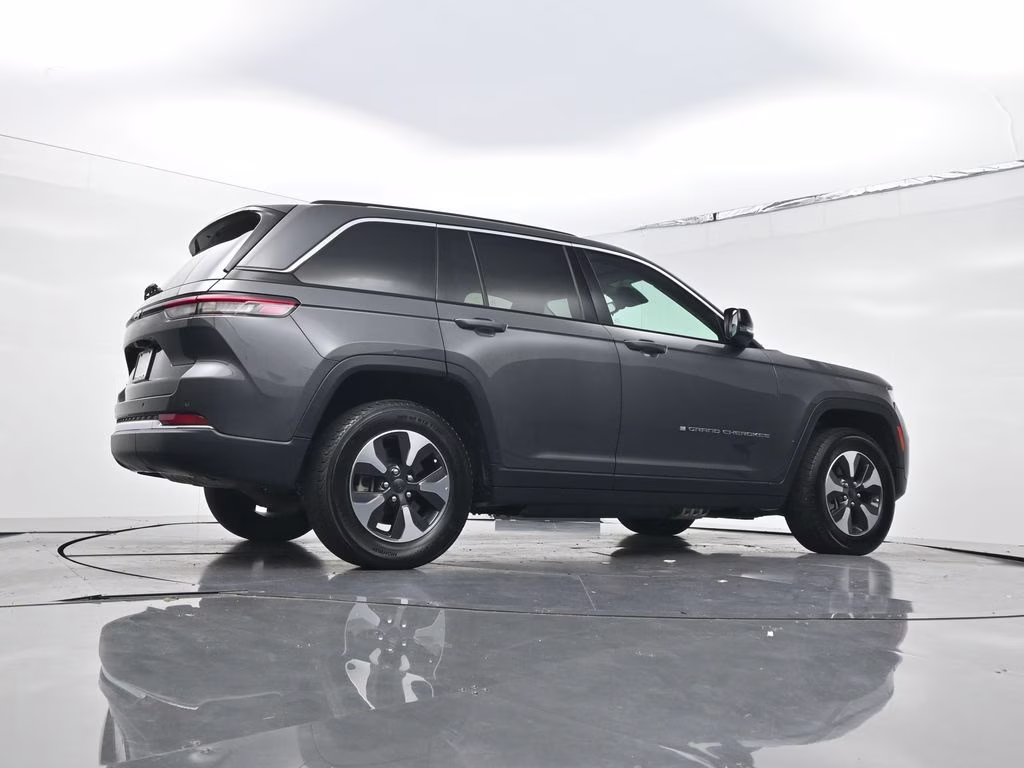 2024 Baltic Gray Metallic Clearcoat Jeep Grand Cherokee 4xe 4X4 SUV