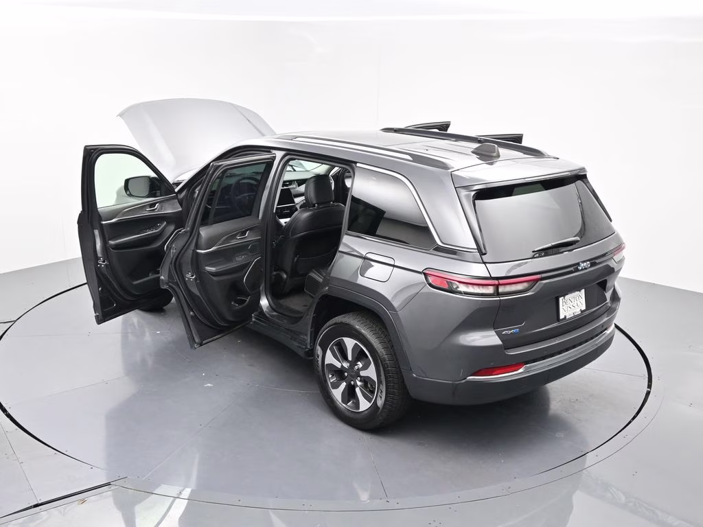 2024 Baltic Gray Metallic Clearcoat Jeep Grand Cherokee 4xe 4X4 SUV